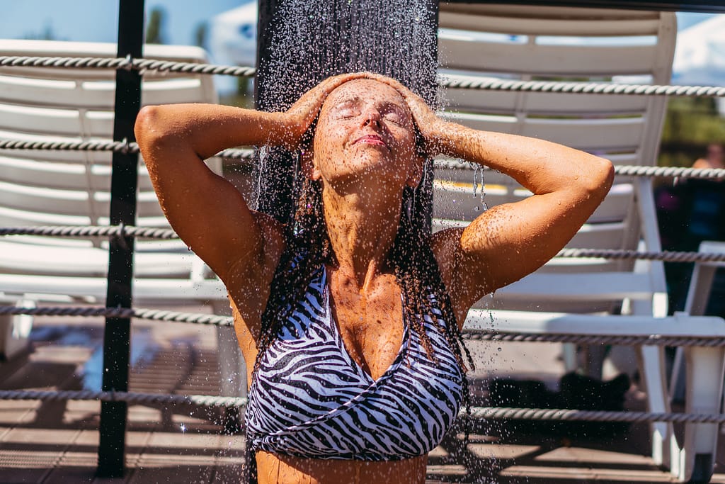 Grosse poitrine ménopause douche