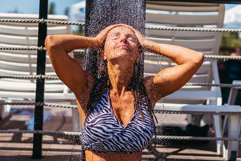 Grosse poitrine ménopause douche